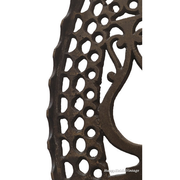 Antique Ironing Iron Trivet‎ Pot Stand Flat Tip Pierced Vessel Pattern Kitchen - Picture 5 of 8